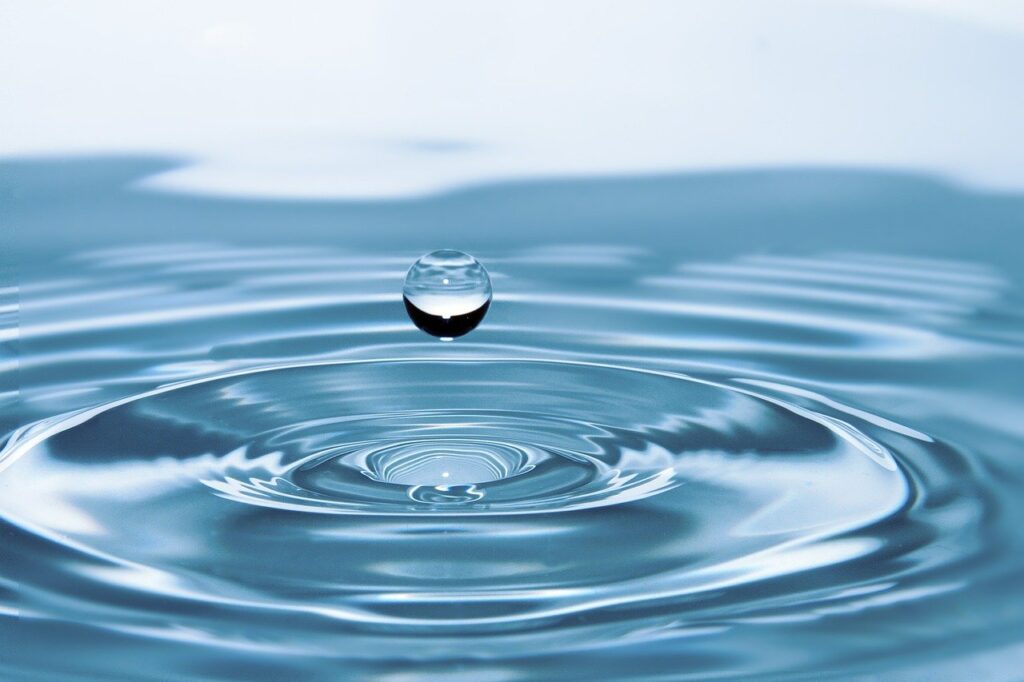 Drop Of Water Drop Impact Ripples  - ronymichaud / Pixabay